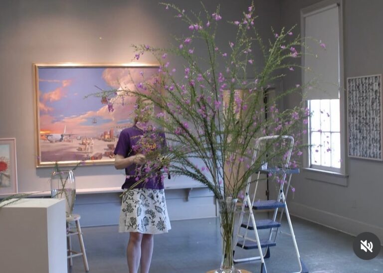 Read more about the article Preparing for an art opening: Arranging Flowers after Installing an Exhibition