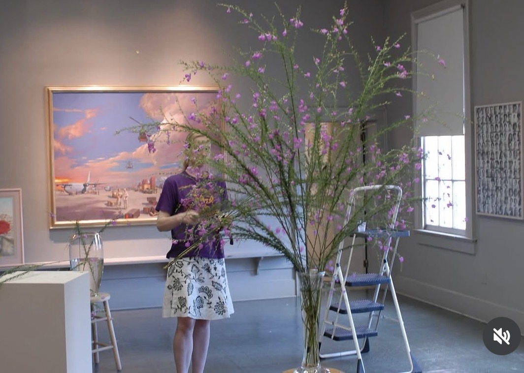 You are currently viewing Preparing for an art opening: Arranging Flowers after Installing an Exhibition